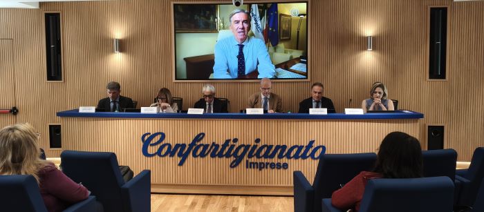 Aggregazione in consorzi e reti d’impresa per conquistare il mercato degli appalti pubblici